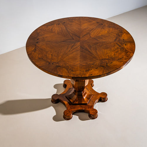Biedermeier Walnut Tilt-Top Center Table, circa 1830/40