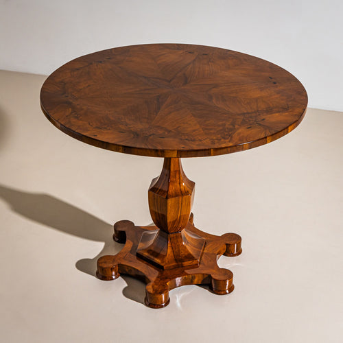 Biedermeier Walnut Tilt-Top Center Table, circa 1830/40