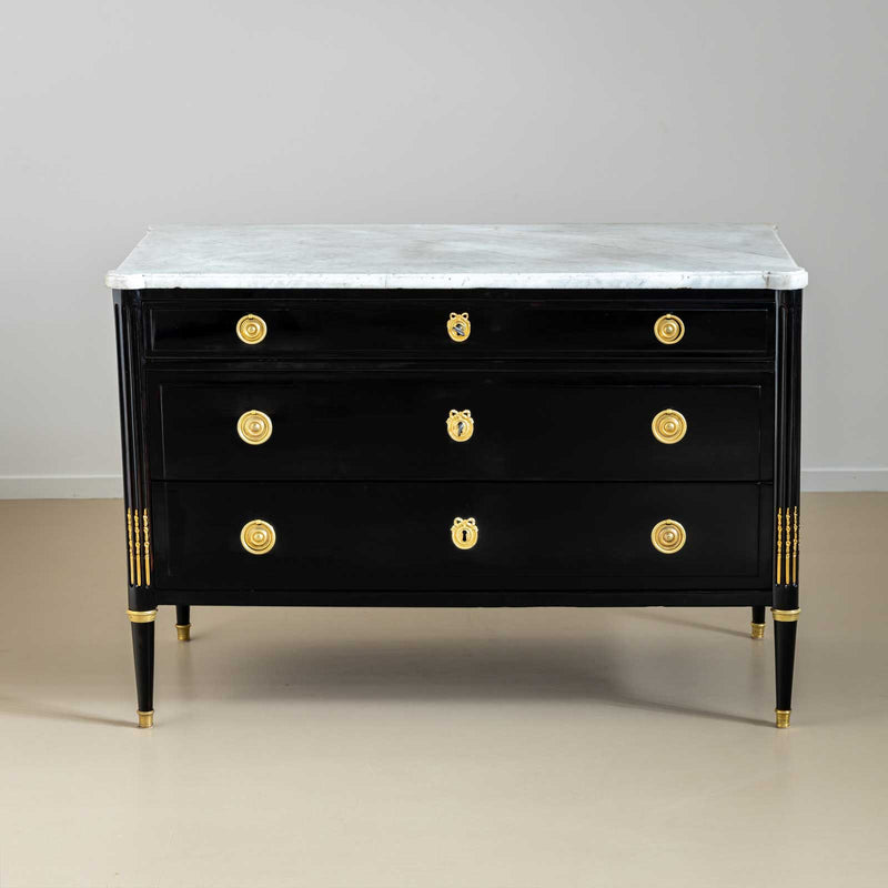 Directoire Chest of Drawers with white Marble Top, France circa 1800