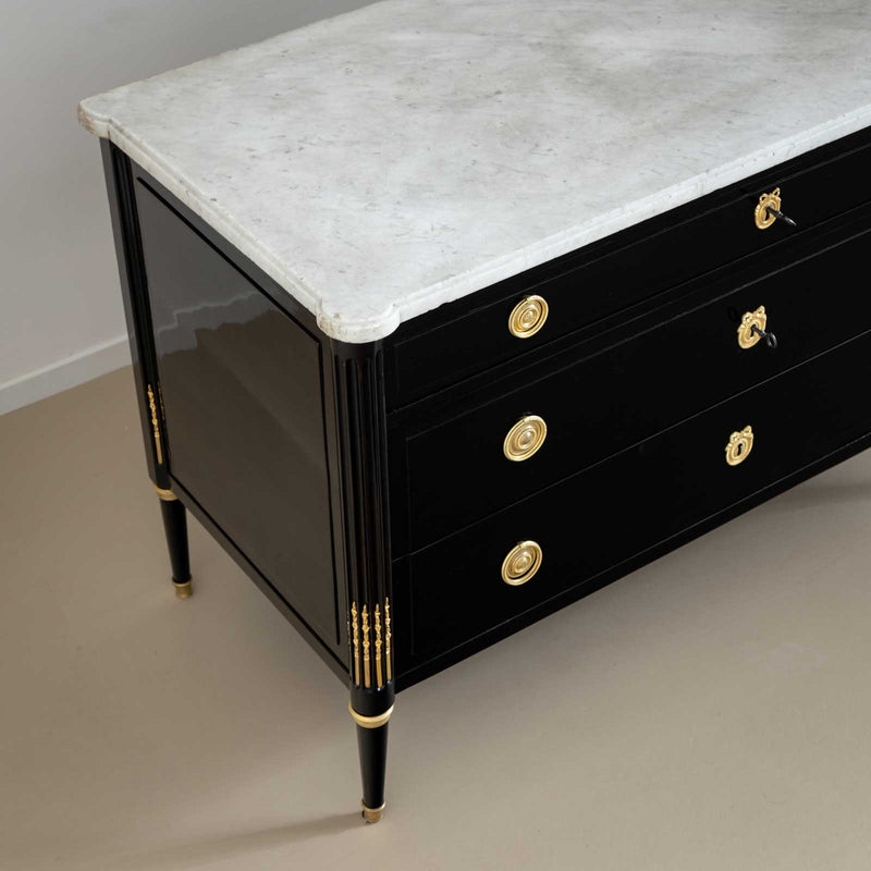 Directoire Chest of Drawers with white Marble Top, France circa 1800