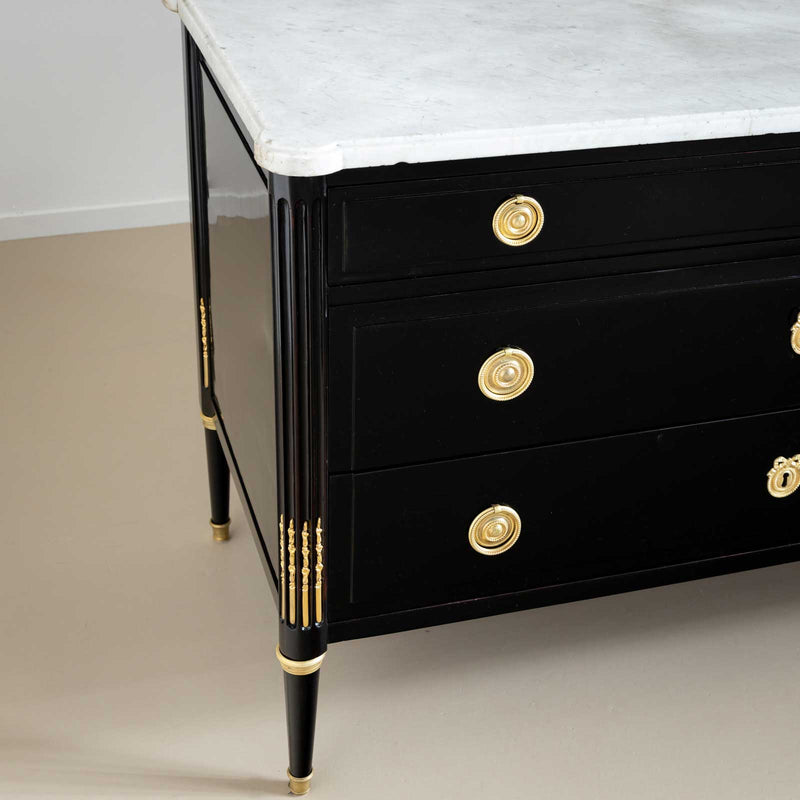 Directoire Chest of Drawers with white Marble Top, France circa 1800