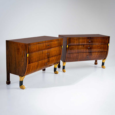 Pair of Italian Walnut Chests of Drawers, Italy circa 1830