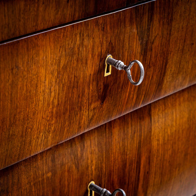 Pair of Italian Walnut Chests of Drawers, Italy circa 1830