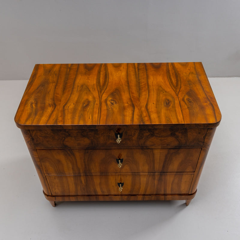 Biedermeier Chest of Drawers in Walnut, circa 1830