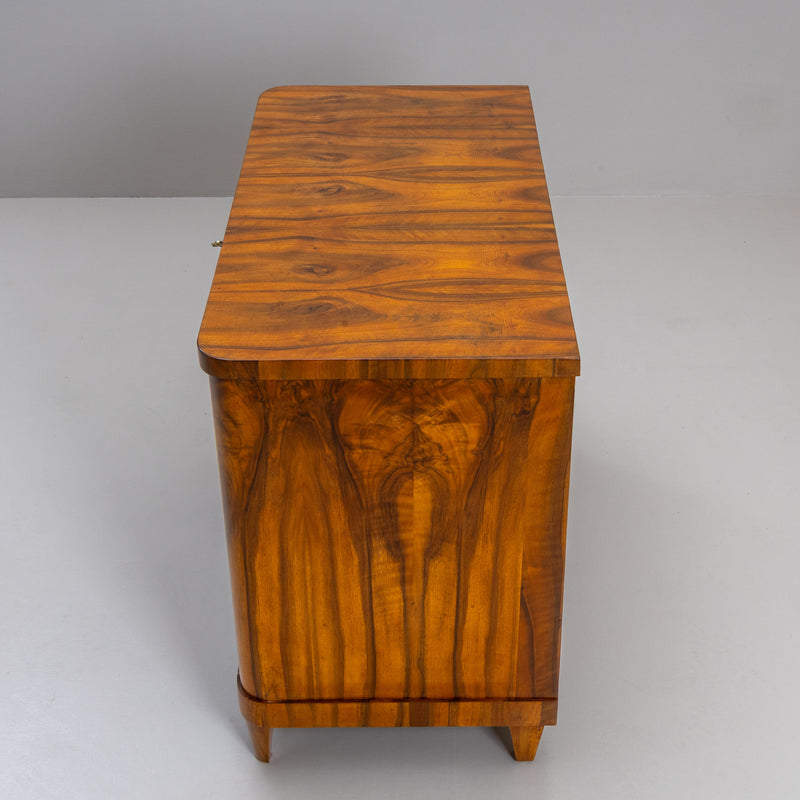 Biedermeier Chest of Drawers in Walnut, circa 1830