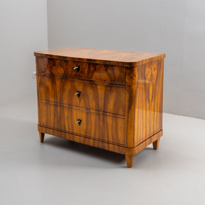 Biedermeier Chest of Drawers in Walnut, circa 1830