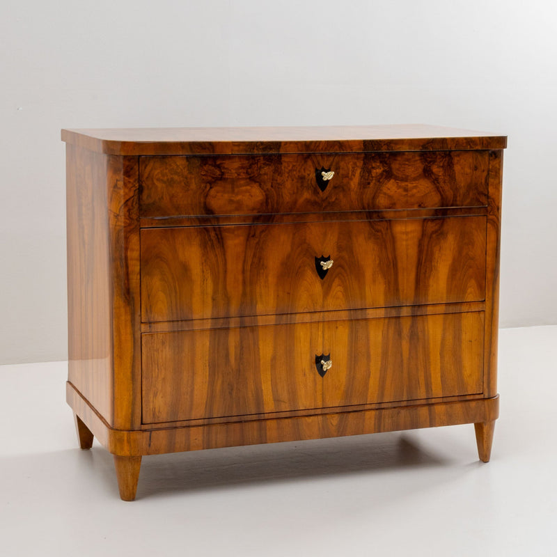 Biedermeier Chest of Drawers in Walnut, circa 1830