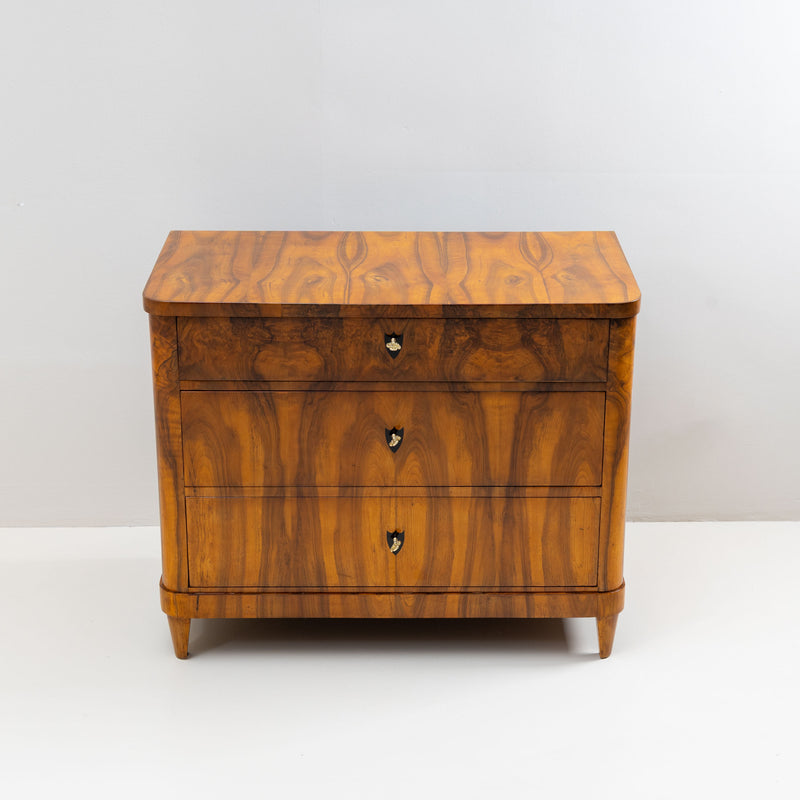 Biedermeier Chest of Drawers in Walnut, circa 1830