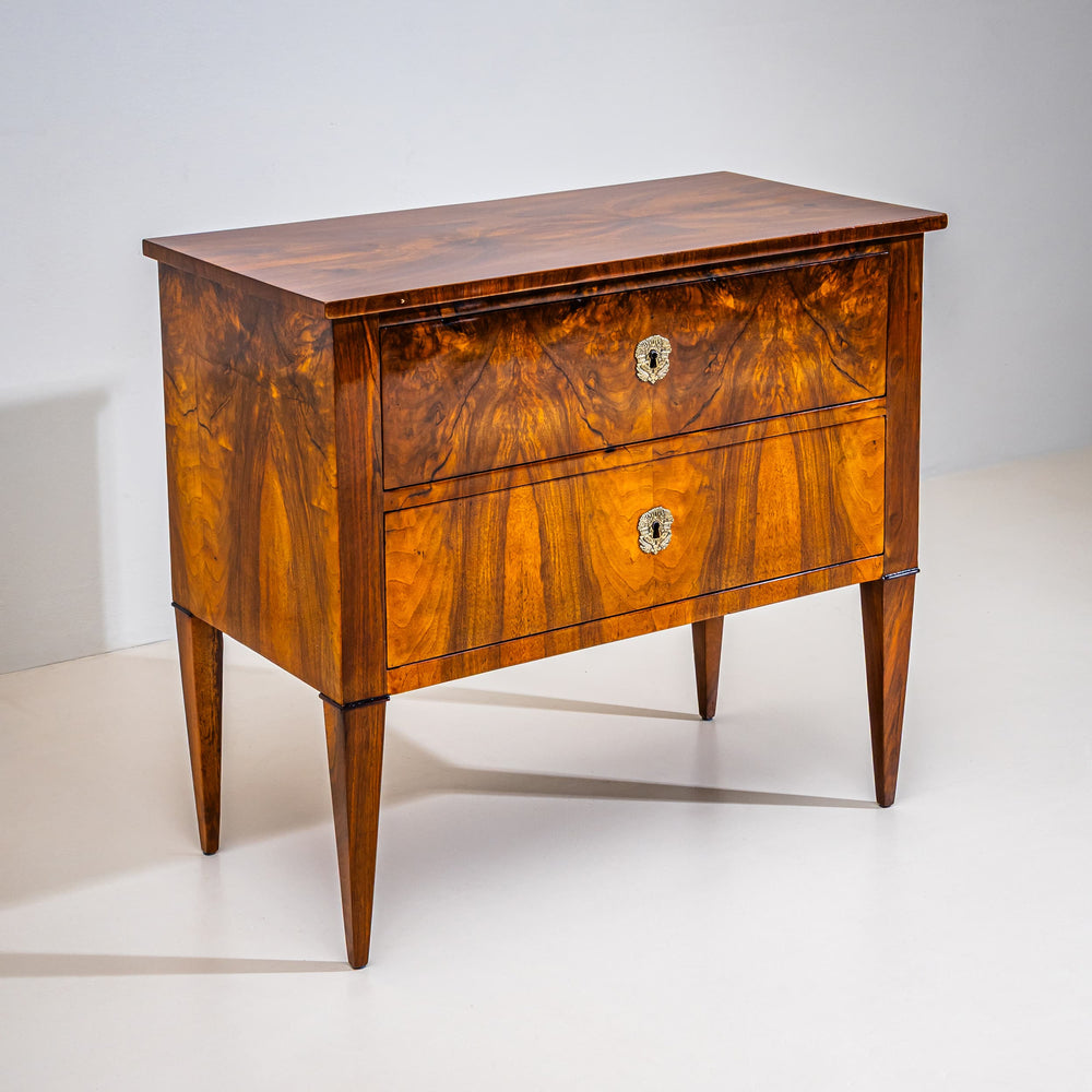 Biedermeier Chest of Drawers in Walnut, circa 1820