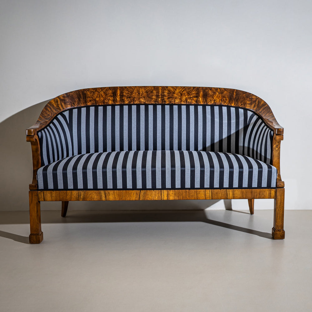 Biedermeier Sofa in Walnut, Austria, circa 1830