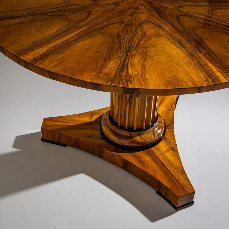 Biedermeier Center Table in Walnut, Germany, circa 1820