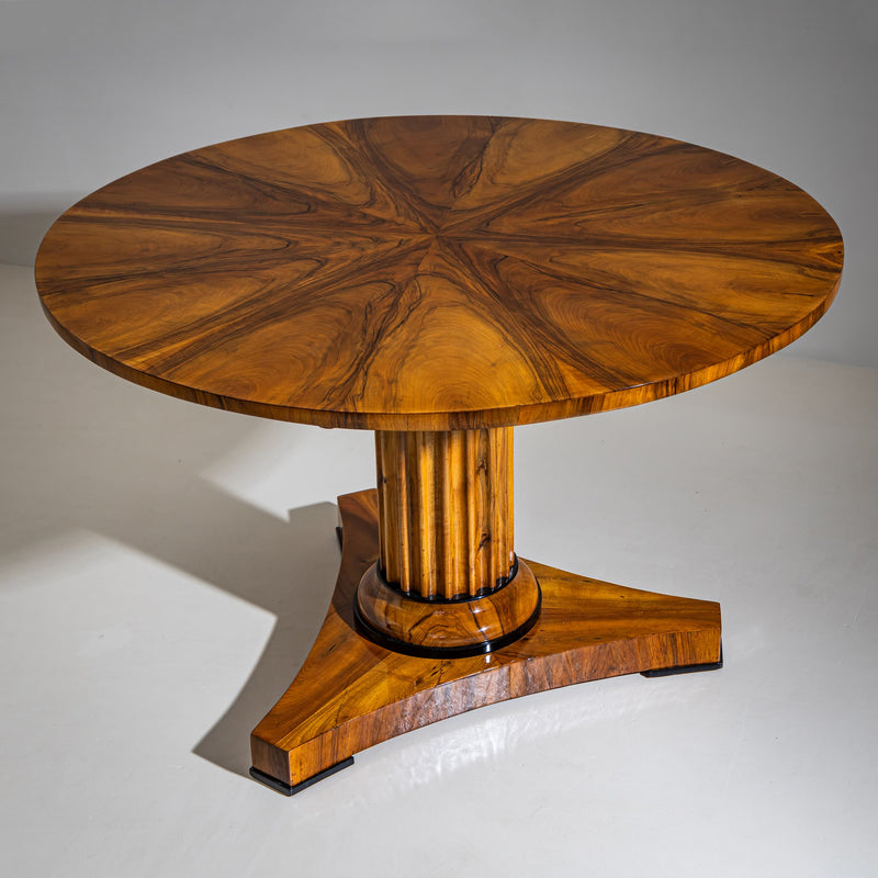 Biedermeier Center Table in Walnut, Germany, circa 1820