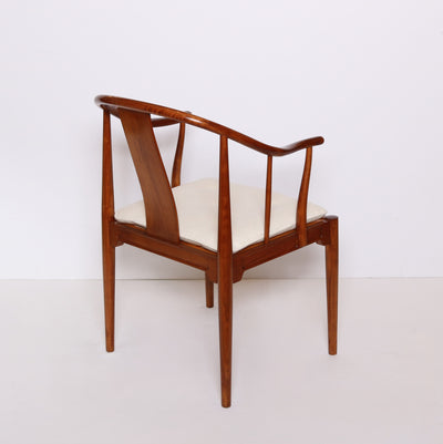 Pair of China Chairs by Hans J. Wegner for Fritz Hansen