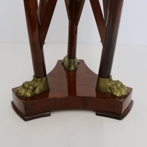 Neoclassical-style Pedestal